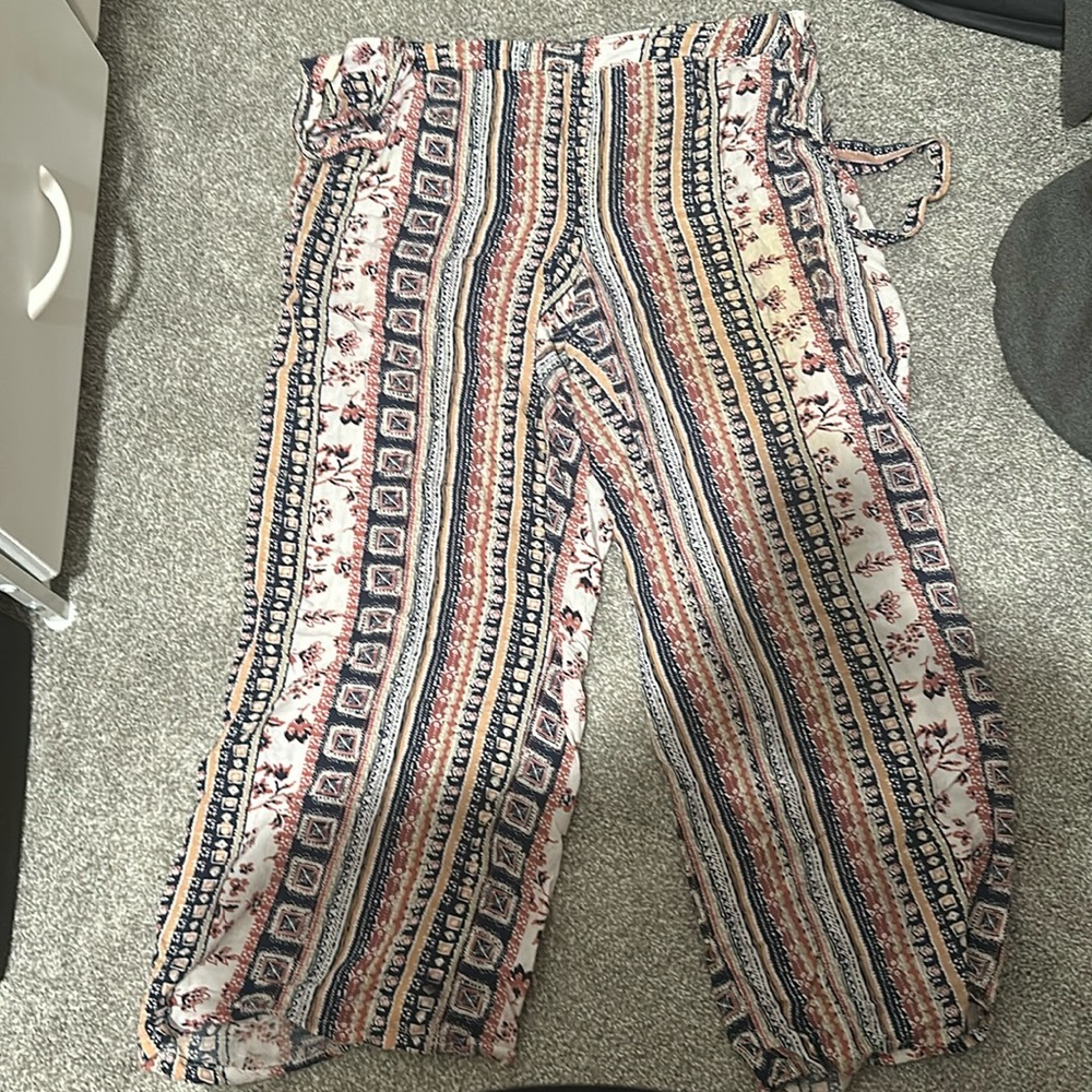 Comfortable legging/flare type of pants, Bojo